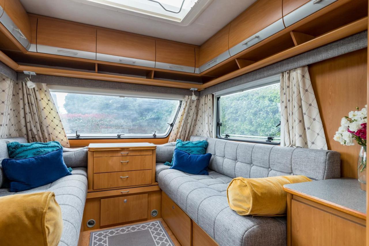 Cosy Caravan On Luxury Campsite Hulme End Екстериор снимка