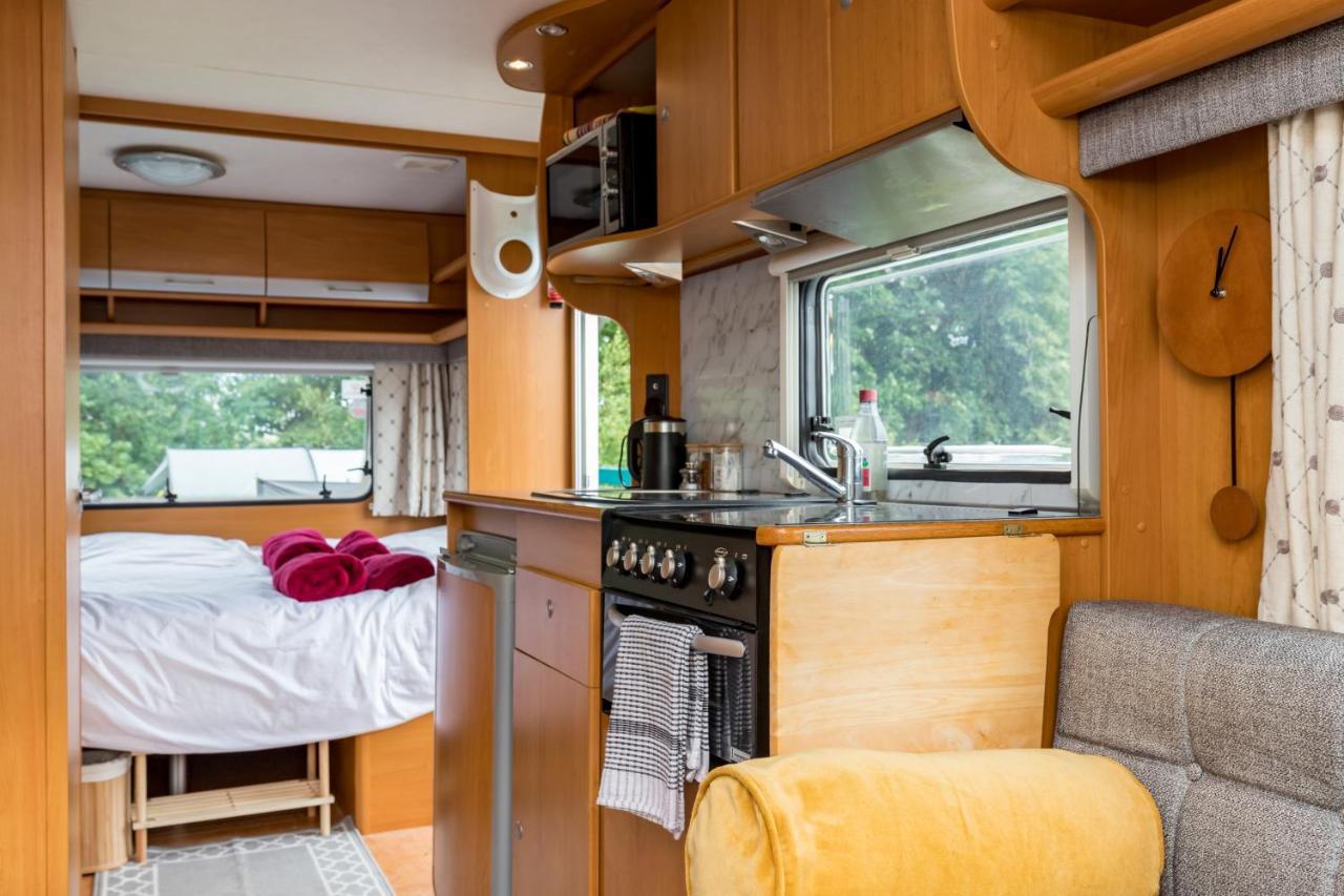 Cosy Caravan On Luxury Campsite Hulme End Екстериор снимка